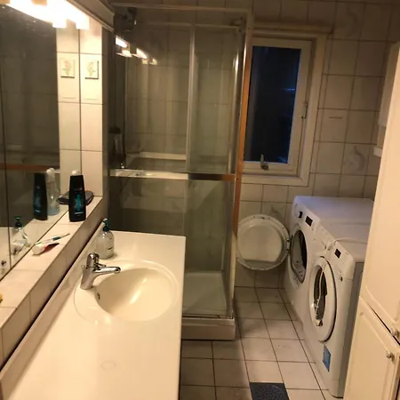 6 Bedrooms, 8 Guest In Kjeller - 5mins From Station, 3 Mins To Oslomet Apartment