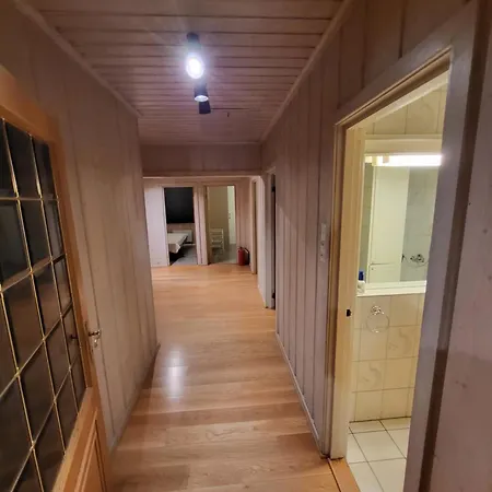 6 Bedrooms, 8 Guest In Kjeller - 5mins From Station, 3 Mins To Oslomet Apartment