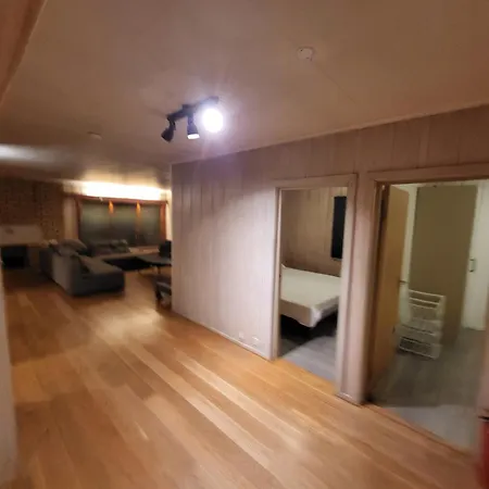 Apartment 6 Bedrooms, 8 Guest In Kjeller - 5mins From Station, 3 Mins To Oslomet