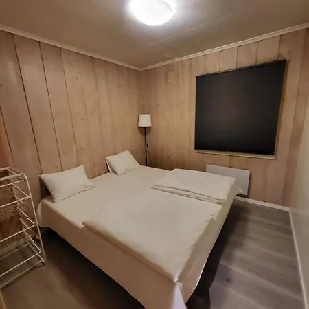 6 Bedrooms, 8 Guest In Kjeller - 5mins From Station, 3 Mins To Oslomet Apartment Lillestrom